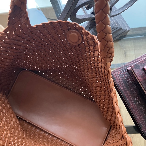 Woven Shoulder Handbag  Purse Camel Color - Picture 8 of 10